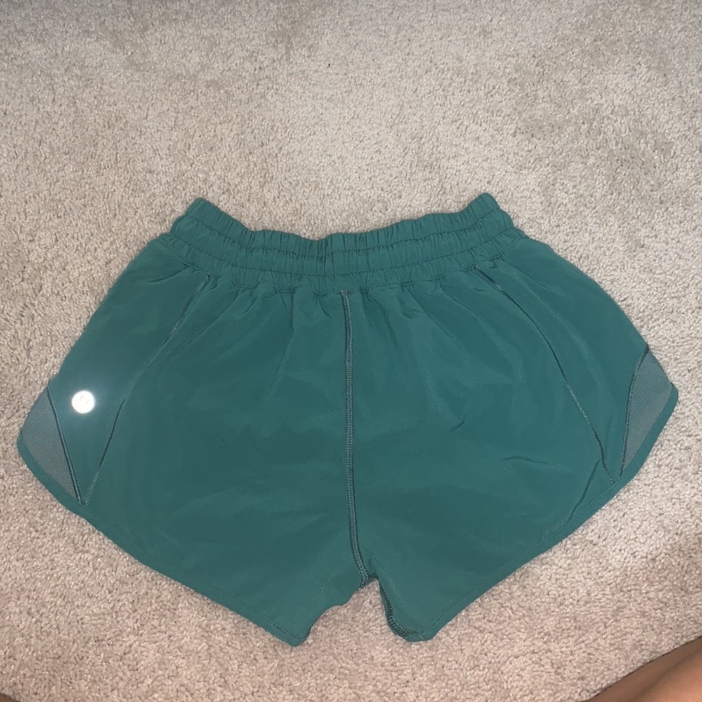 NWOT Tidewater teal Lululemon hotty hot shorts